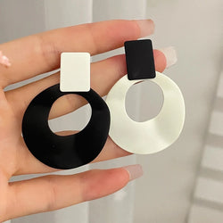 Asymmetric Hollow Round Earrings Black White Contrasting Colors Circle Drop Earrings Women Simple Geometry Statement Jewelry